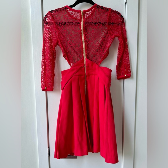 BNWT Red lace dress from brand THREE FLOOR - Picture 5 of 9